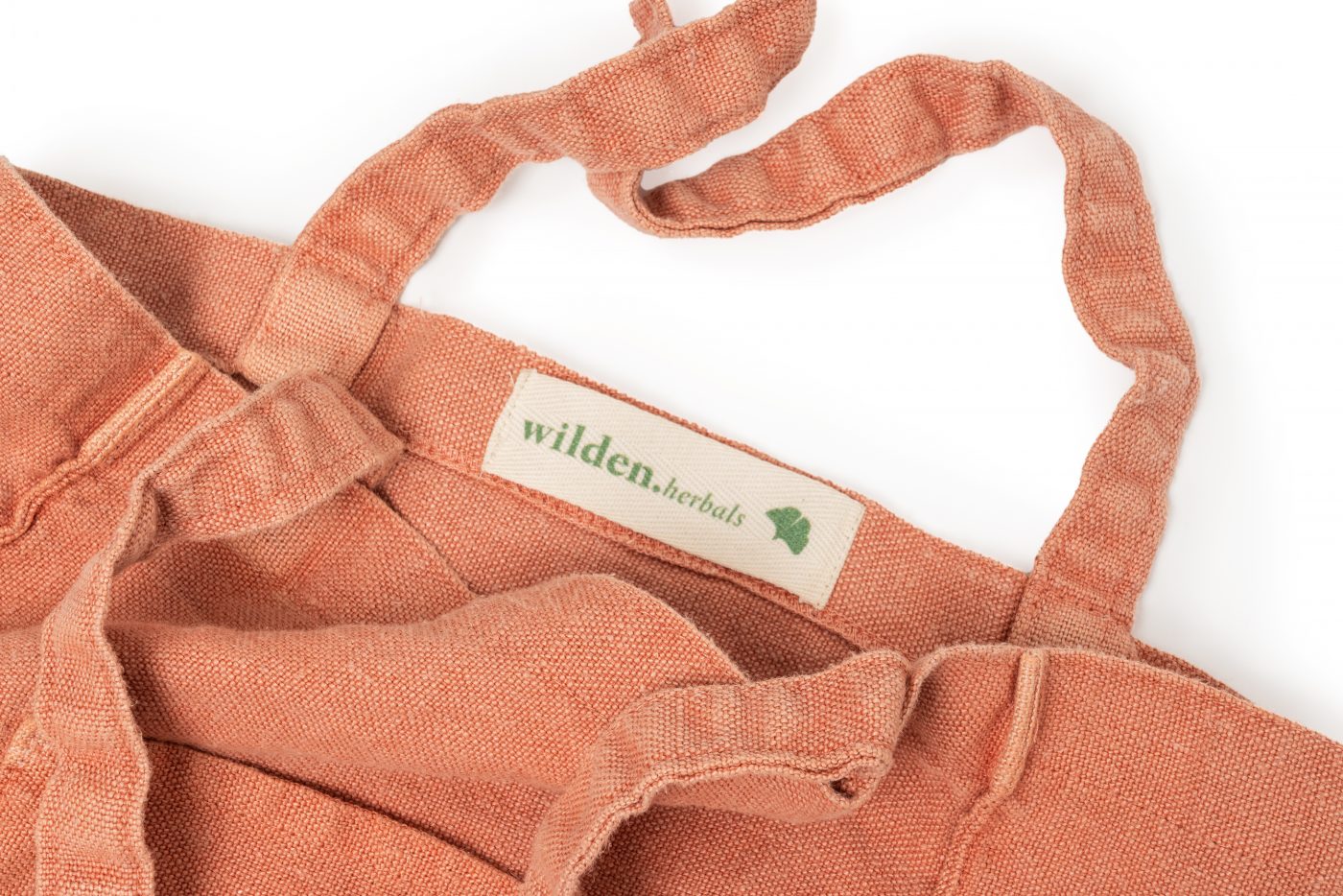 Wilden's textile accessories: the poetry of colors and natural materials