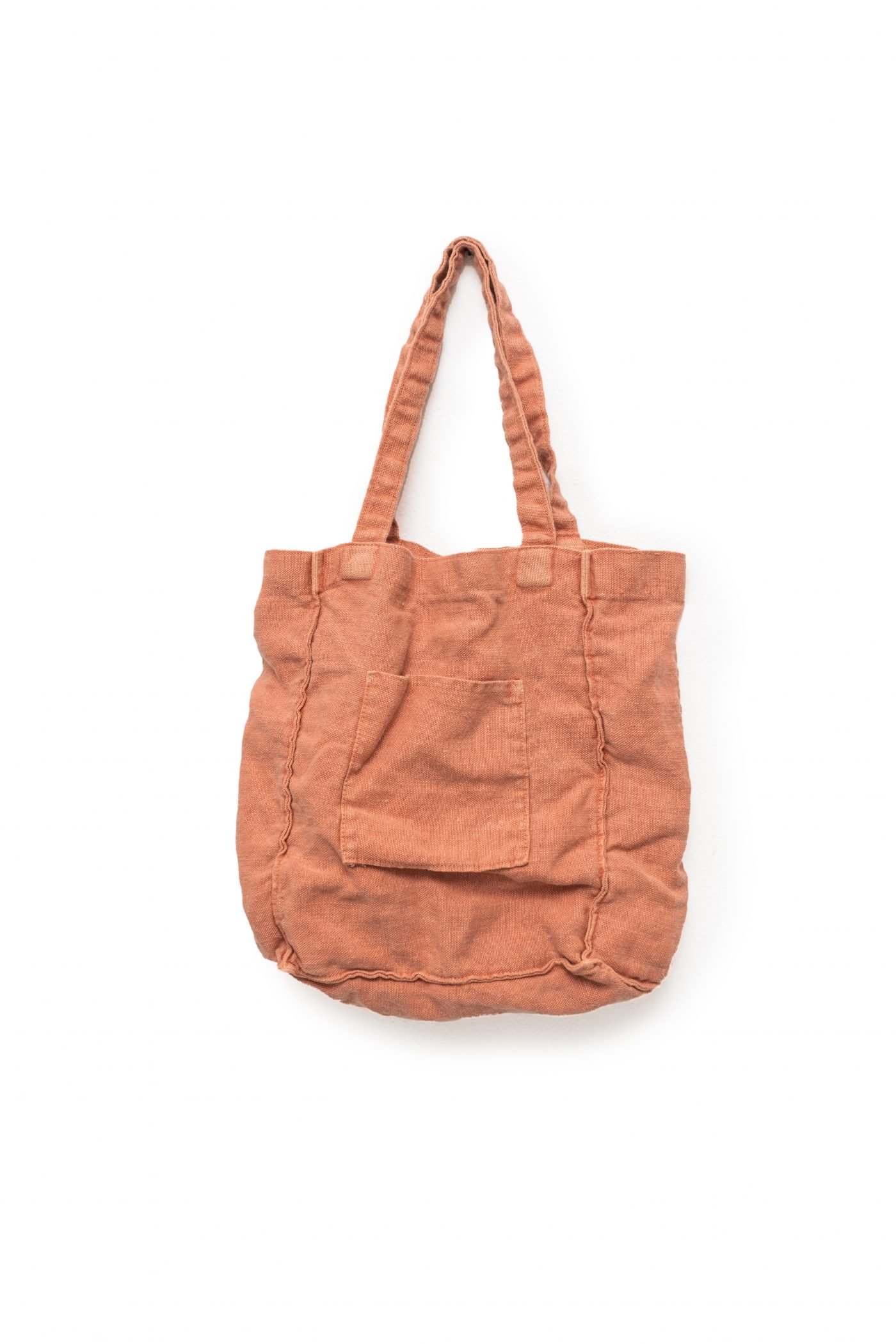 Wilden's textile accessories: the poetry of colors and natural materials